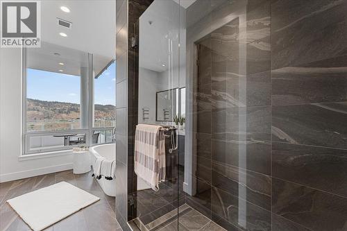 1181 Sunset Drive Unit# 2801, Kelowna, BC - Indoor Photo Showing Bathroom