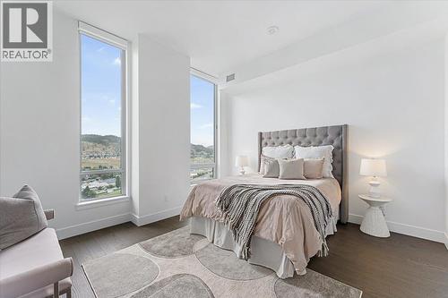 1181 Sunset Drive Unit# 2801, Kelowna, BC - Indoor Photo Showing Bedroom