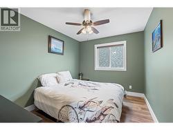 den/bedroom - 