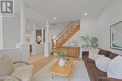 5 Angus Glen Boulevard, Markham, ON - Indoor Photo Showing Living Room