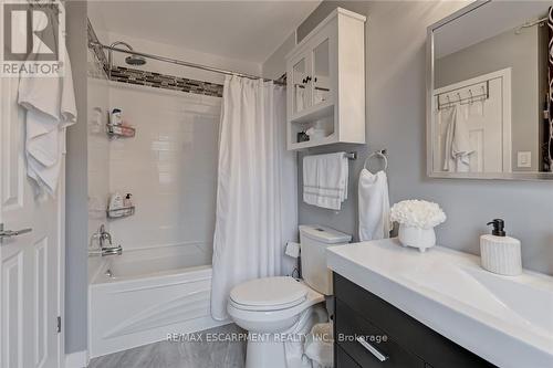 48 - 2825 Gananoque Drive, Mississauga, ON - Indoor Photo Showing Bathroom