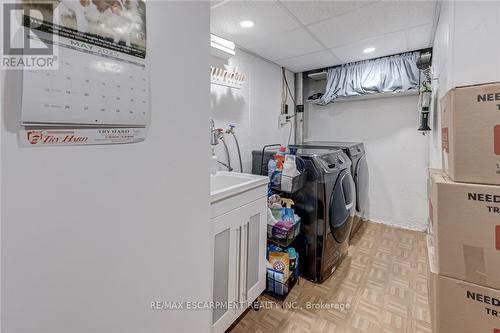 48 - 2825 Gananoque Drive, Mississauga, ON - Indoor Photo Showing Laundry Room