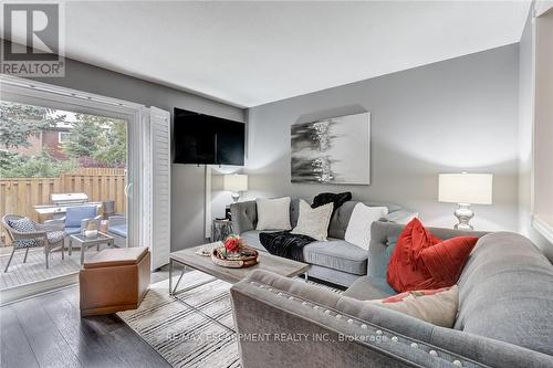48 - 2825 Gananoque Drive, Mississauga, ON - Indoor Photo Showing Living Room