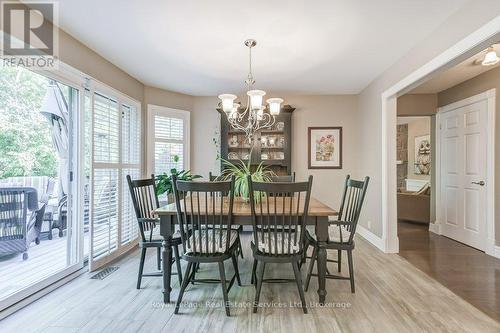 Eating area in Kitchen - 2139 Brays Lane, Oakville (Ga Glen Abbey), ON - Indoor Photo Showing Dining Room