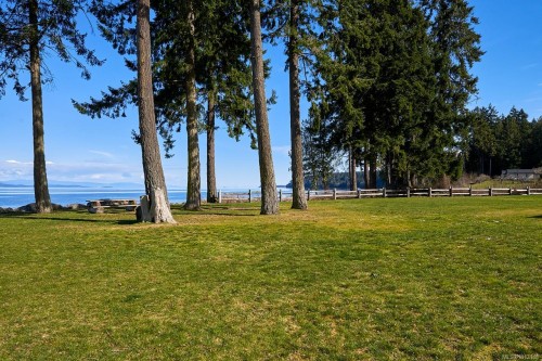 45-5251 Island Hwy West, Qualicum Beach, BC 