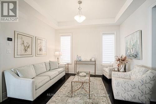 Living Room - 25 Kentledge Avenue, East Gwillimbury, ON - Indoor Photo Showing Living Room