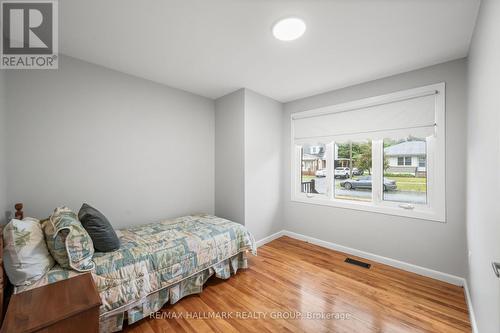 853 Chapman Boulevard, Ottawa, ON - Indoor Photo Showing Bedroom