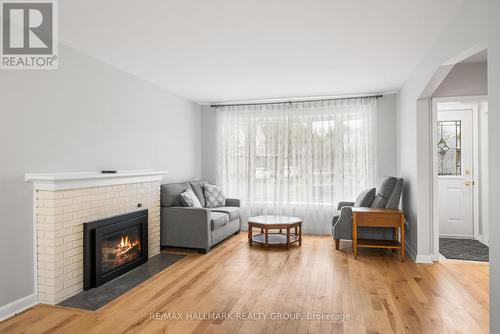 853 Chapman Boulevard, Ottawa, ON - Indoor Photo Showing Living Room With Fireplace