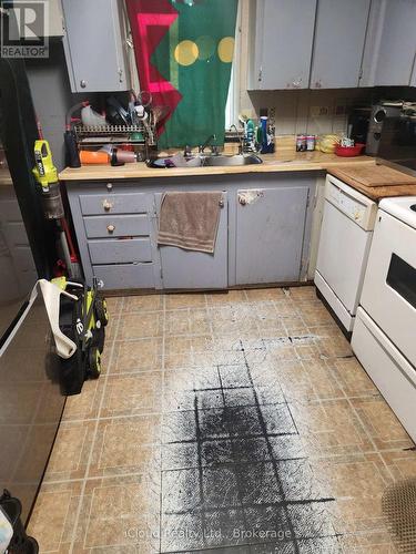 95 Chetwood Street, St. Catharines, ON - Indoor Photo Showing Kitchen