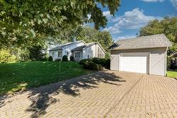 185 Rue Harris  Saint-Jean-Sur-Richelieu, QC J3B 4N6