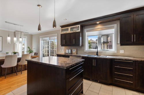 Cuisine - 847 Rue Du Biat, Saint-Jean-Sur-Richelieu, QC - Indoor Photo Showing Kitchen With Upgraded Kitchen