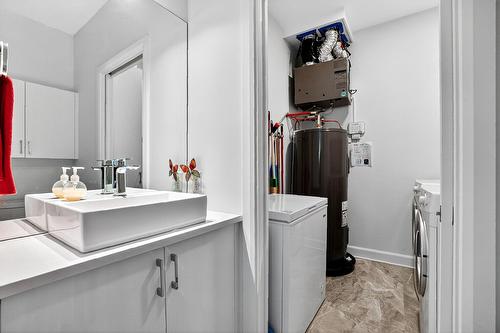 Bathroom - 202-180 34E Rue O., Venise-En-Québec, QC - Indoor Photo Showing Laundry Room