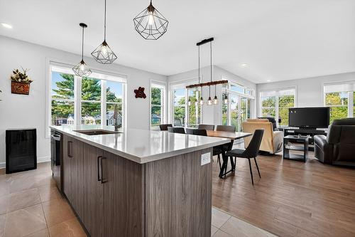 Kitchen - 202-180 34E Rue O., Venise-En-Québec, QC - Indoor