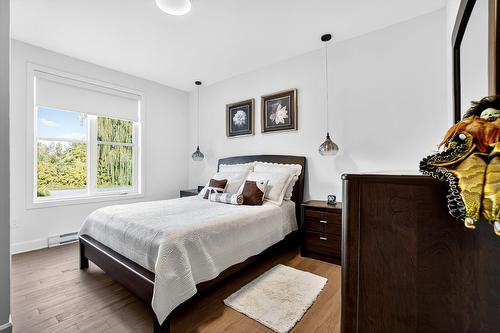 Primary bedroom - 202-180 34E Rue O., Venise-En-Québec, QC - Indoor Photo Showing Bedroom