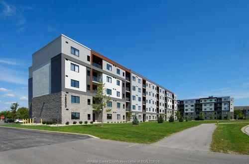 311-2600 SANDWICH WEST Parkway  Lasalle, ON N9H 0M2