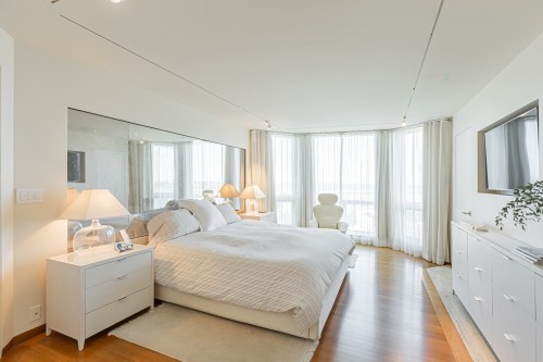 Primary bedroom - Ph2-3-30 Rue Berlioz, Montréal (Verdun/Île-Des-Soeurs), QC - Indoor Photo Showing Bedroom