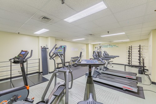 Exercise room - Ph2-3-30 Rue Berlioz, Montréal (Verdun/Île-Des-Soeurs), QC - Indoor Photo Showing Gym Room