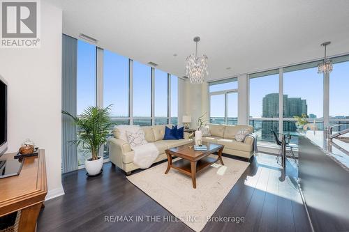 2007 - 55 Eglinton Avenue W, Mississauga, ON - Indoor Photo Showing Living Room