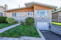 231 Rue de la Fleur-de-Lys  Laval (Pont-Viau), QC H7G 2K8