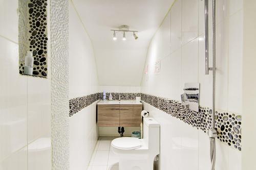 Salle de bains - 5342  - 5344 Av. Dupuis, Montréal (Côte-Des-Neiges/Notre-Dame-De-Grâce), QC - Indoor Photo Showing Bathroom