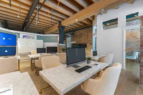 Office - A04-48 Rue Le Royer O., Montréal (Ville-Marie), QC 