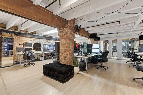 Office - A04-48 Rue Le Royer O., Montréal (Ville-Marie), QC 