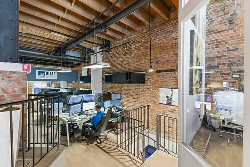 Bureau - A04-48 Rue Le Royer O., Montréal (Ville-Marie), QC 