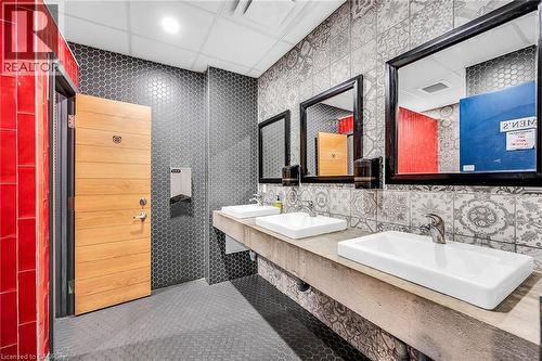 737 Barton Street E, Hamilton, ON 