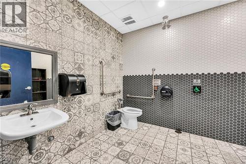 737 Barton Street E, Hamilton, ON 