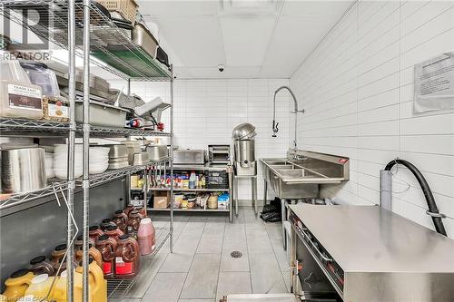 737 Barton Street E, Hamilton, ON 