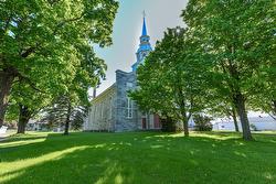 250 Rue St-Joseph  Mont-Saint-Grégoire, QC J0J 1K0