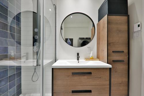 Bathroom - 5371 Rue De Lanaudière, Montréal (Le Plateau-Mont-Royal), QC - Indoor Photo Showing Bathroom