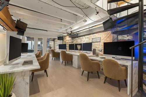 Office - A04A-48 Rue Le Royer O., Montréal (Ville-Marie), QC 