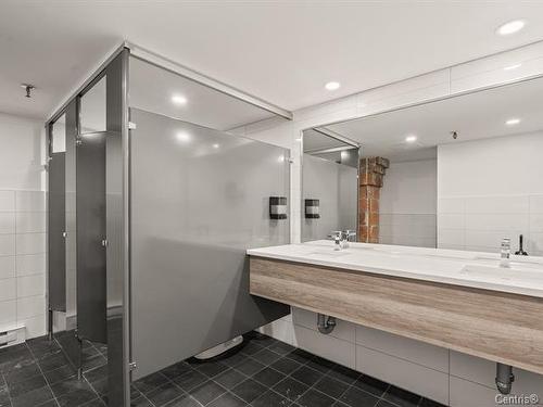 Bathroom - A04A-48 Rue Le Royer O., Montréal (Ville-Marie), QC 