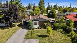 3 DOMUS CRESCENT  Ottawa, ON K2H 6A3