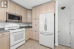 Loads of pantry and cupboard space - 