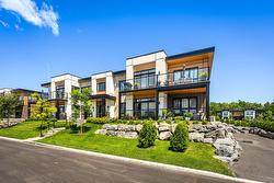 206-360 Rue McDuff  Sainte-Julie, QC J3E 0H5