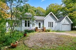 2307 Ch. des Sous-Bois  Lac-Sergent, QC G0A 2J0