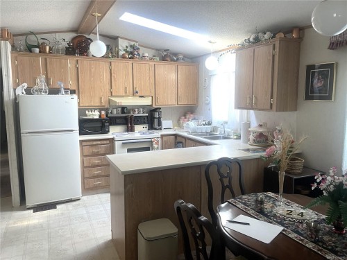 24-10325 Lakeshore Rd, Port Alberni, BC 