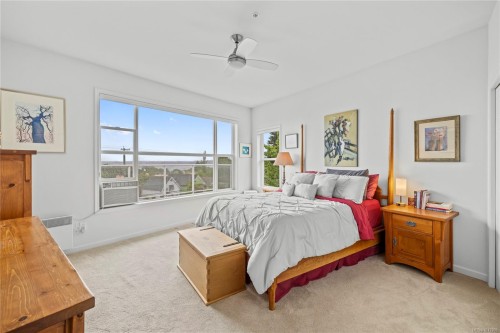 401-650 Prideaux St, Nanaimo, BC - Indoor Photo Showing Bedroom