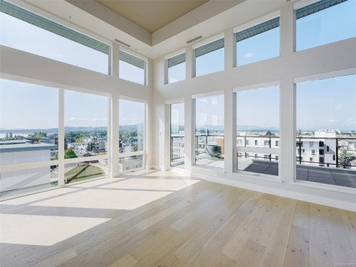 603-2461 Sidney Ave, Sidney, BC - Indoor Photo Showing Other Room