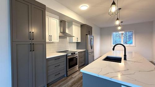 200-70 Boundary Street, Kimberley, BC - Indoor Photo Showing Kitchen With Double Sink With Upgraded Kitchen