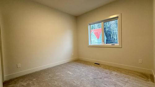 200-70 Boundary Street, Kimberley, BC - Indoor Photo Showing Other Room