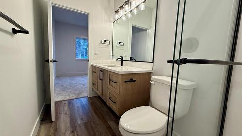 200-70 Boundary Street, Kimberley, BC - Indoor Photo Showing Bathroom