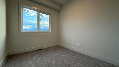 200-70 Boundary Street, Kimberley, BC - Indoor Photo Showing Other Room