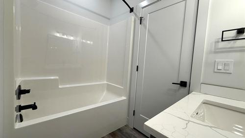 200-70 Boundary Street, Kimberley, BC - Indoor Photo Showing Bathroom