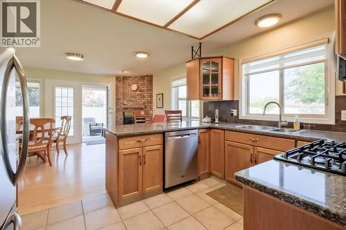 3333 South Main Street Unit# 143, Penticton, BC - Indoor Photo Showing Kitchen With Double Sink