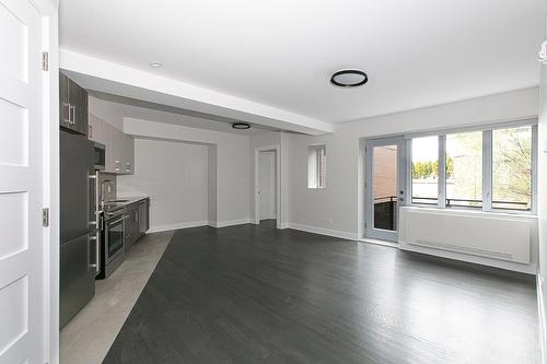 Living room - 310-4851 Ch. De La Côte-St-Luc, Montréal (Côte-Des-Neiges/Notre-Dame-De-Grâce), QC - Indoor Photo Showing Other Room