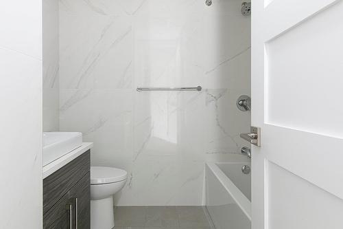 Bathroom - 310-4851 Ch. De La Côte-St-Luc, Montréal (Côte-Des-Neiges/Notre-Dame-De-Grâce), QC - Indoor Photo Showing Bathroom
