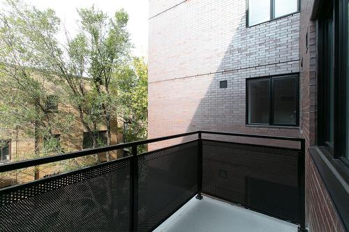 Balcony - 310-4851 Ch. De La Côte-St-Luc, Montréal (Côte-Des-Neiges/Notre-Dame-De-Grâce), QC - Outdoor With Exterior